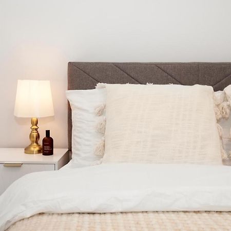 Excellent, Three Bedroom North London Apartment With Free Parking Kültér fotó