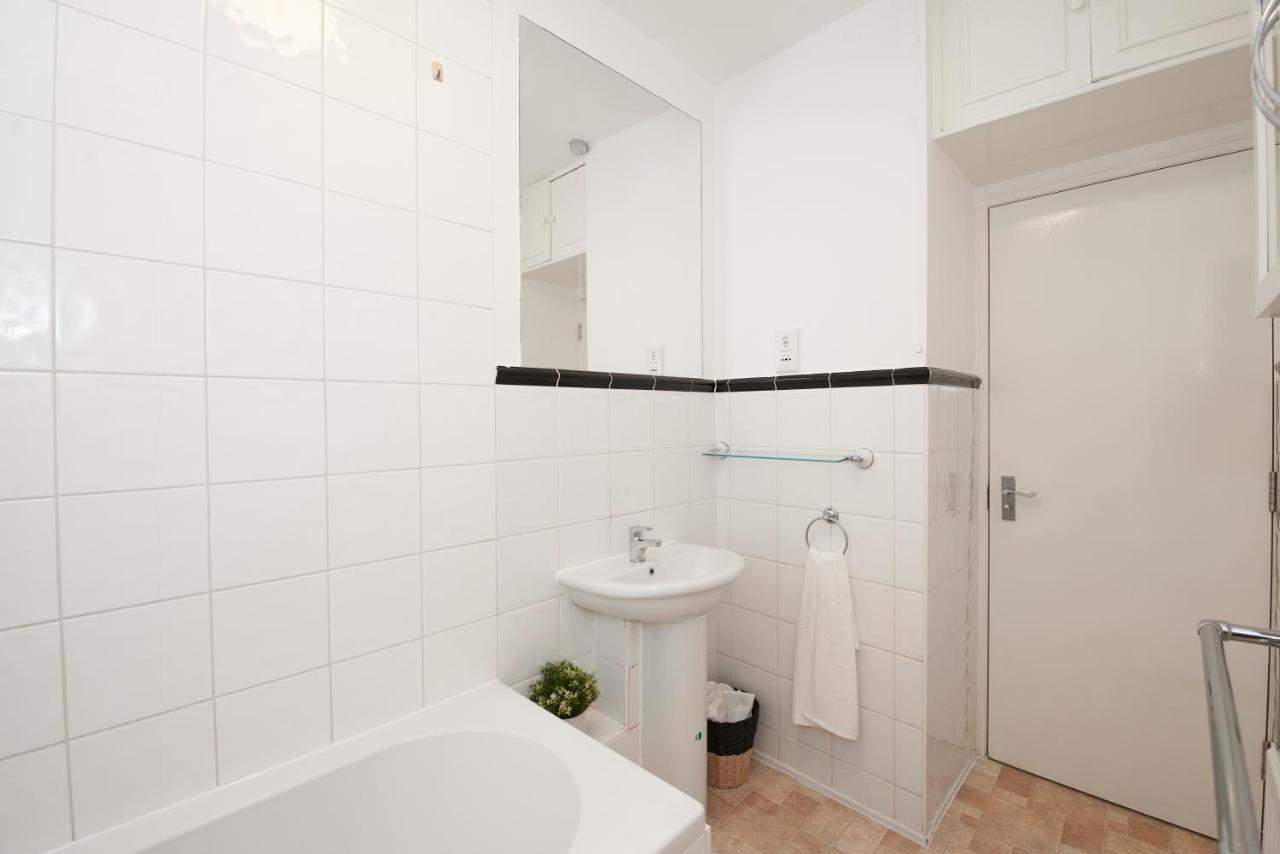 Excellent, Three Bedroom North London Apartment With Free Parking Kültér fotó