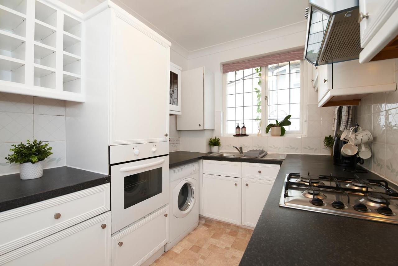 Excellent, Three Bedroom North London Apartment With Free Parking Kültér fotó